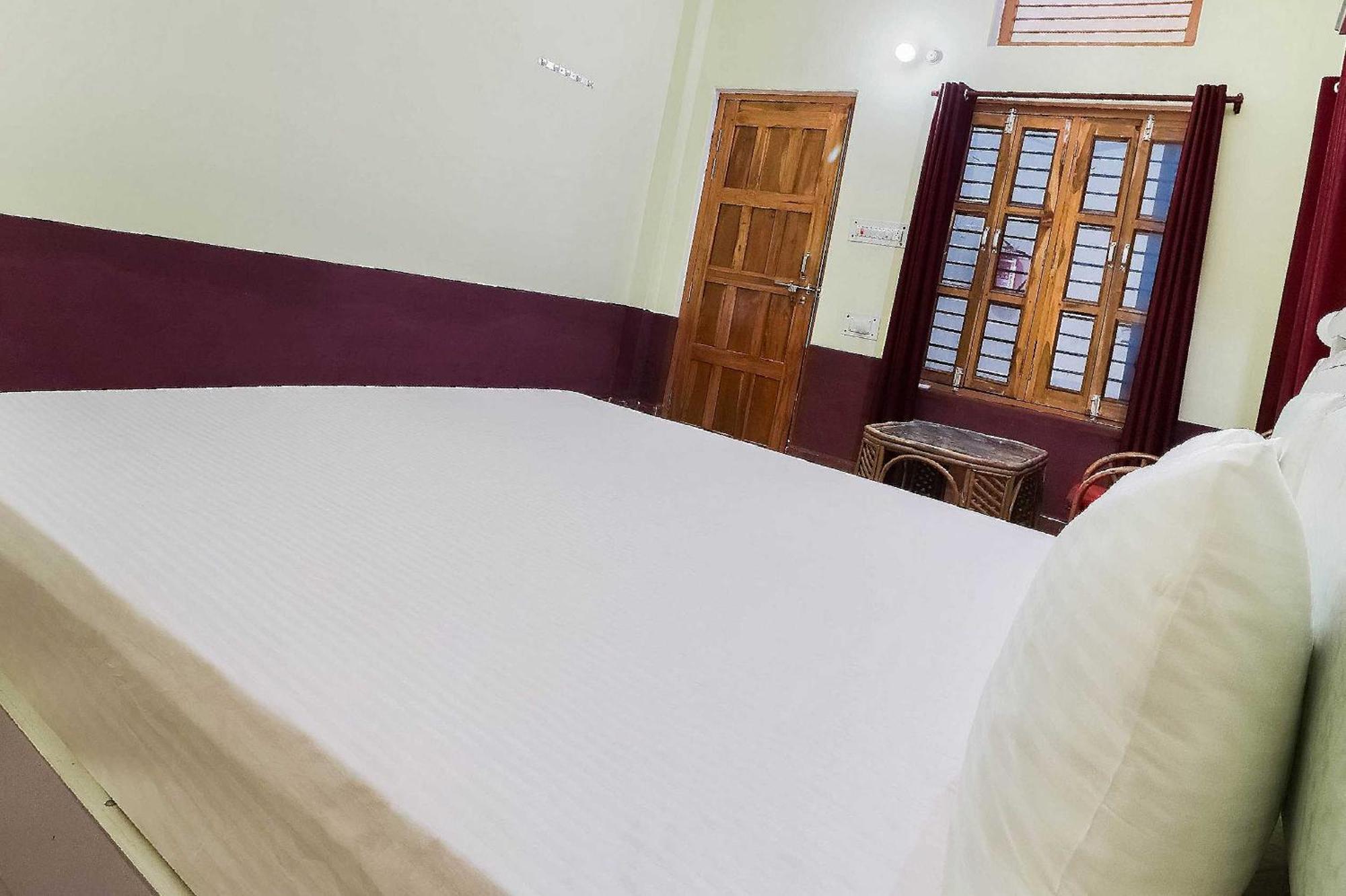 Hotel O Jyotish House Ayodhya Buitenkant foto