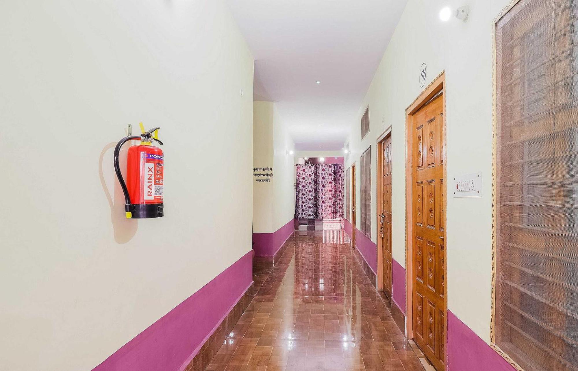 Hotel O Jyotish House Ayodhya Buitenkant foto