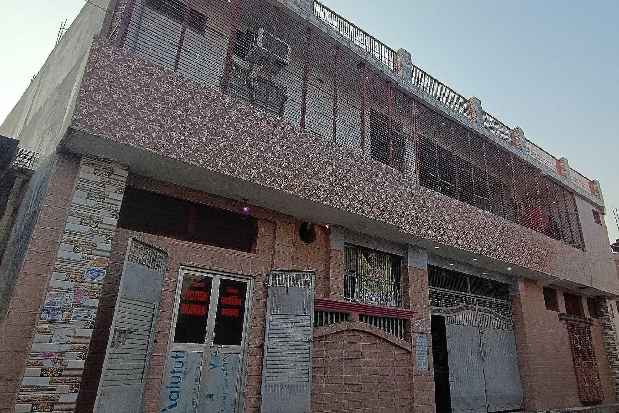 Hotel O Jyotish House Ayodhya Buitenkant foto