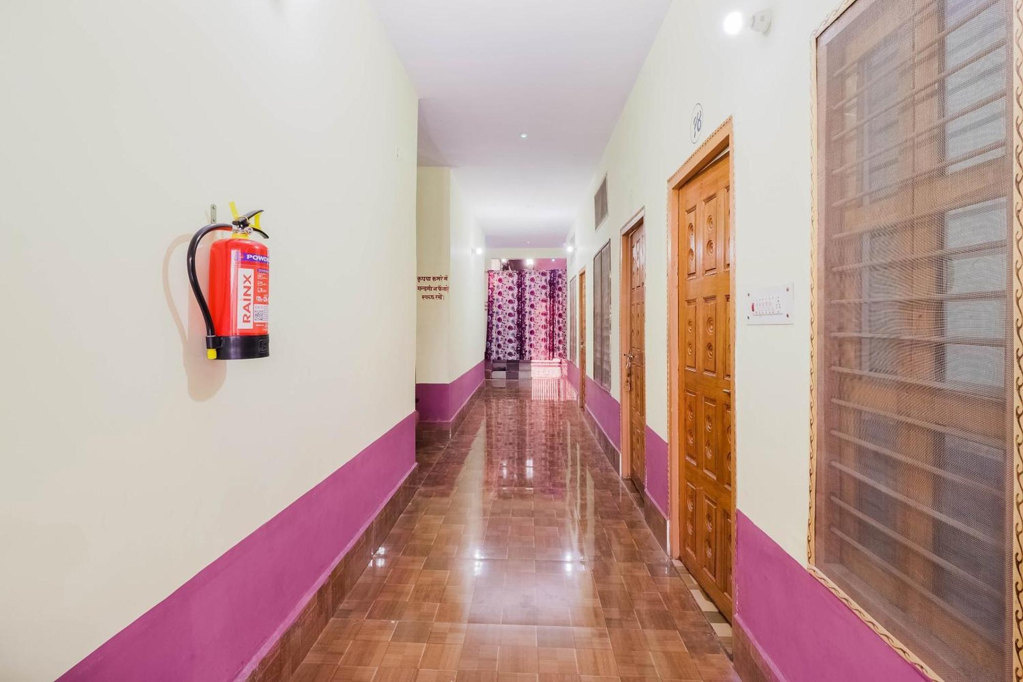 Hotel O Jyotish House Ayodhya Buitenkant foto