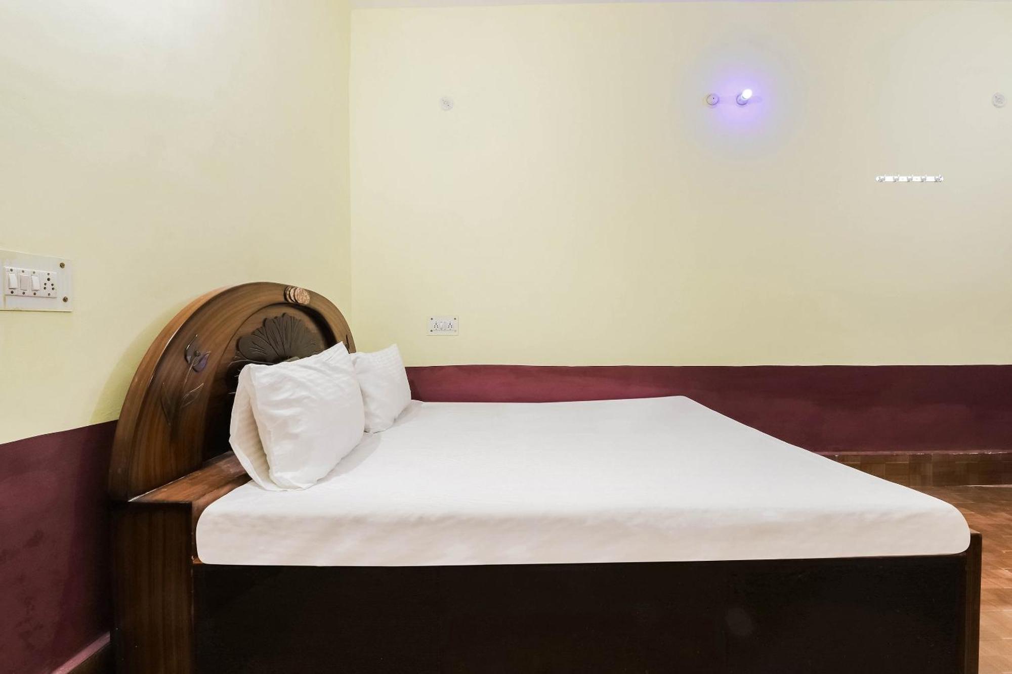 Hotel O Jyotish House Ayodhya Buitenkant foto